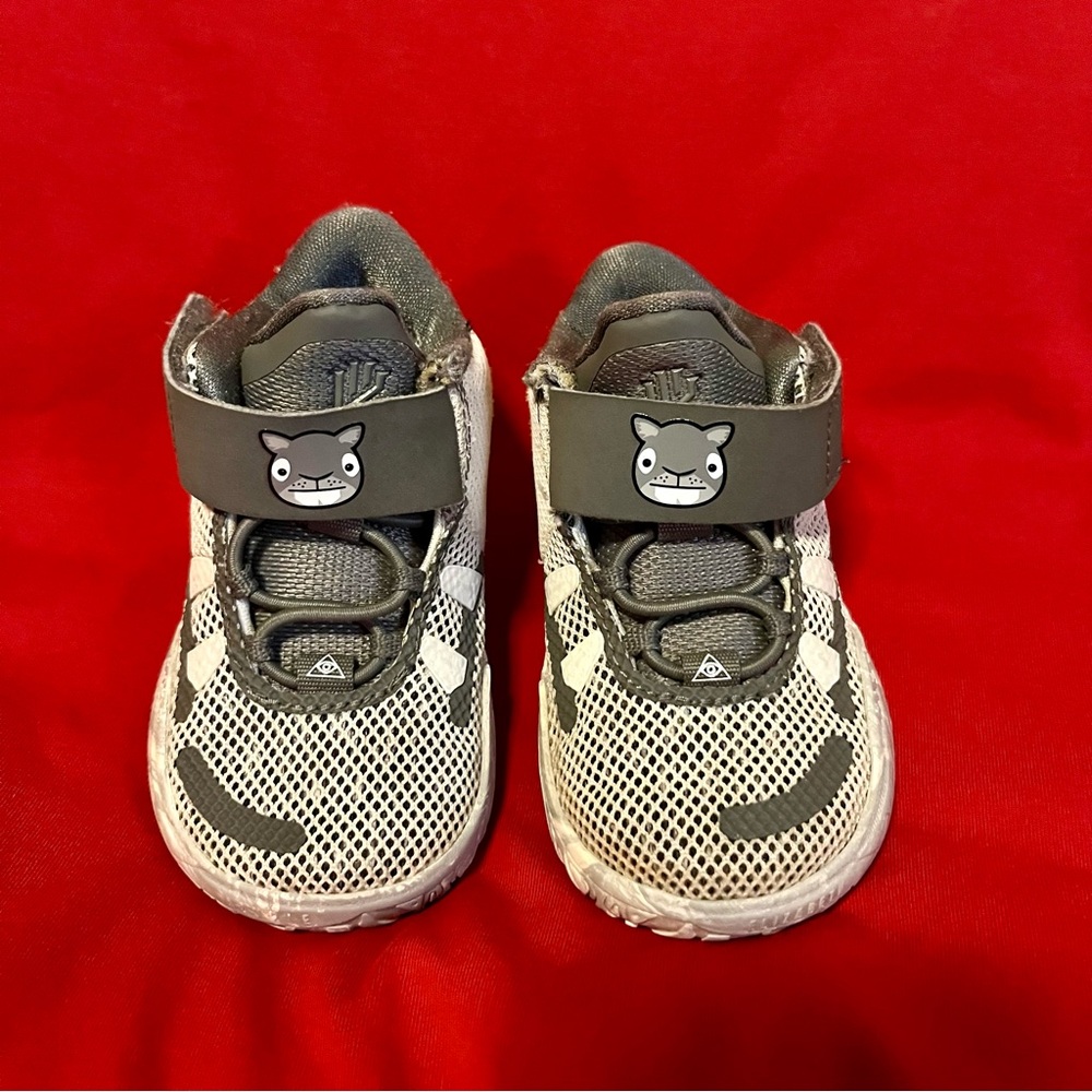 Toddler Nike Kyrie SE ‘Chip’ (5c)